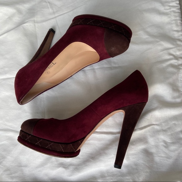 🎁🥂HP🥂🎁 Chanel Burgundy Suede Cap Toe Heels - Picture 6 of 12